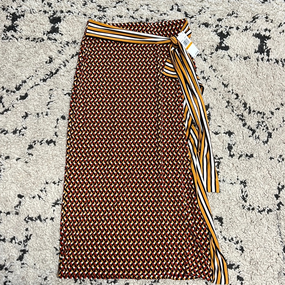 NWT Michael Kors geometric midi skirt, Size Small